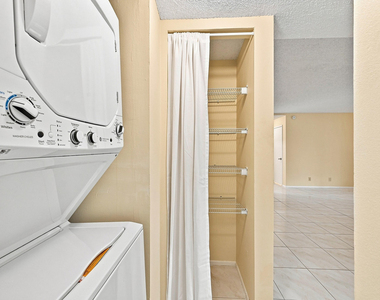 2753 S Oakland Forest Drive - Photo Thumbnail 23