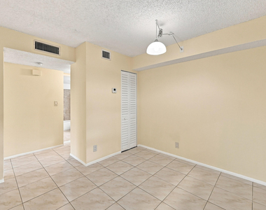 2753 S Oakland Forest Drive - Photo Thumbnail 10