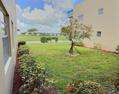 199 Burgundy E - Photo Thumbnail 21