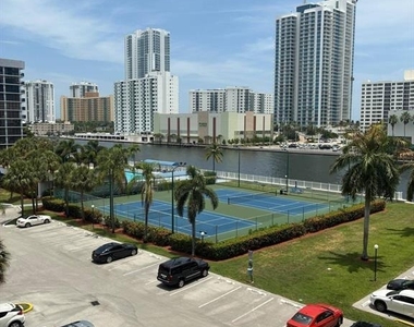 400 Leslie Drive - Photo Thumbnail 1