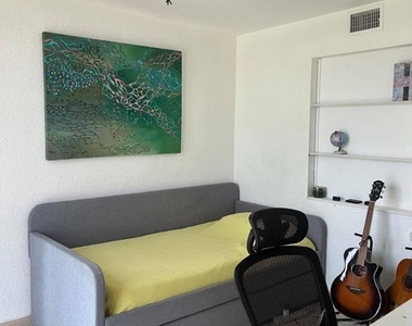 400 Leslie Drive - Photo Thumbnail 22
