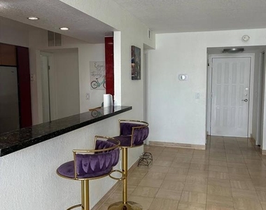 400 Leslie Drive - Photo Thumbnail 14