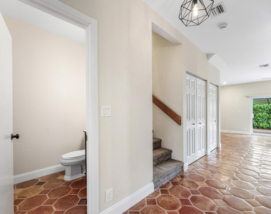 620 Ne 9th Avenue - Photo Thumbnail 10