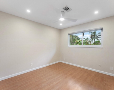620 Ne 9th Avenue - Photo Thumbnail 12