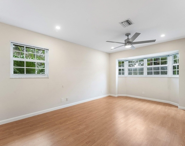 620 Ne 9th Avenue - Photo Thumbnail 16