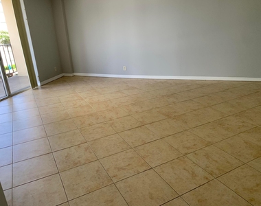 3001 W Rolling Hills Circle - Photo Thumbnail 2