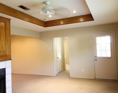 217 Matt Place - Photo Thumbnail 6
