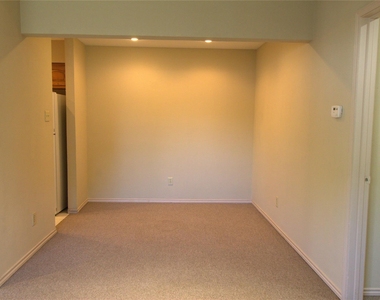 217 Matt Place - Photo Thumbnail 11
