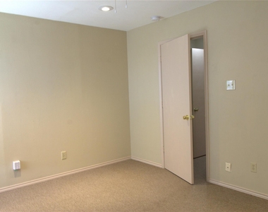 217 Matt Place - Photo Thumbnail 14