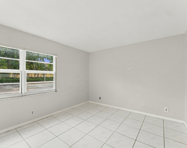 3668 N University Drive - Photo Thumbnail 10