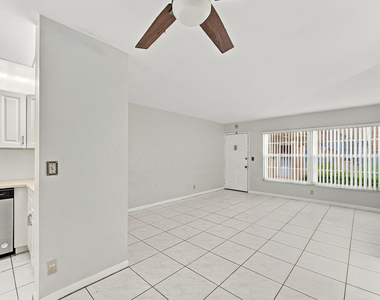 3668 N University Drive - Photo Thumbnail 5
