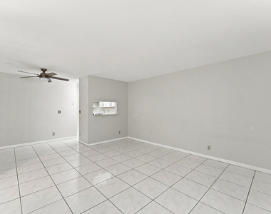 3668 N University Drive - Photo Thumbnail 6