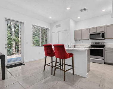 1339 Nw 208th Terrace - Photo Thumbnail 7