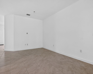 1339 Nw 208th Terrace - Photo Thumbnail 6