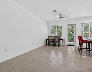 1339 Nw 208th Terrace - Photo Thumbnail 4