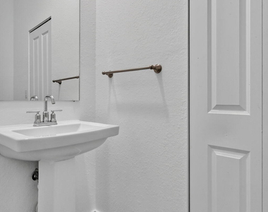 1339 Nw 208th Terrace - Photo Thumbnail 3