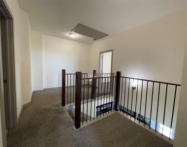 3629 Valley Vista Drive - Photo Thumbnail 9