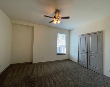 3629 Valley Vista Drive - Photo Thumbnail 11