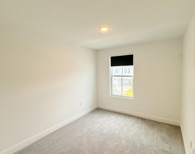 121 Se Birch Terrace - Photo Thumbnail 16