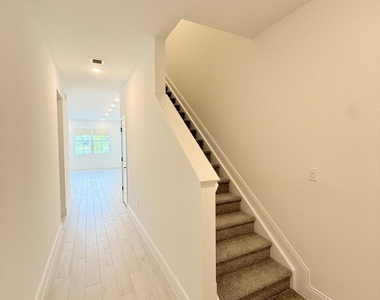 121 Se Birch Terrace - Photo Thumbnail 2