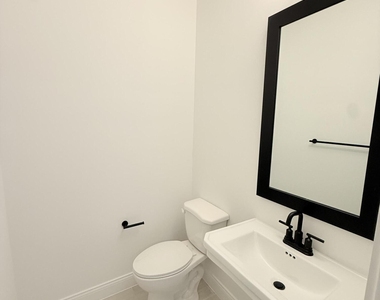 121 Se Birch Terrace - Photo Thumbnail 8