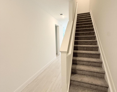 121 Se Birch Terrace - Photo Thumbnail 10