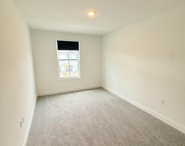 121 Se Birch Terrace - Photo Thumbnail 18