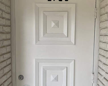 2738 Ne 32nd Street - Photo Thumbnail 1