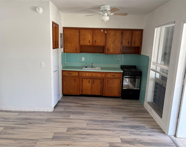 2738 Ne 32nd Street - Photo Thumbnail 3