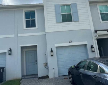 708 Ne Hawks Ridge Way - Photo Thumbnail 4