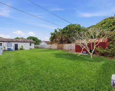 3847 Roan Court E - Photo Thumbnail 22