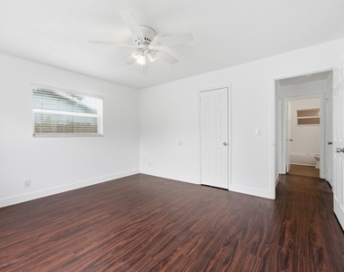 3847 Roan Court E - Photo Thumbnail 13