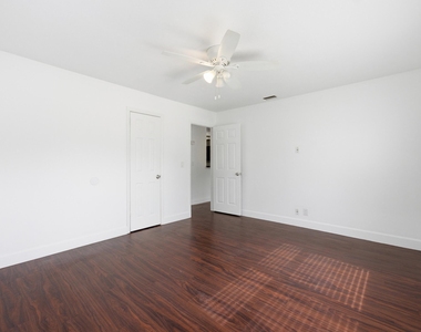3847 Roan Court E - Photo Thumbnail 14
