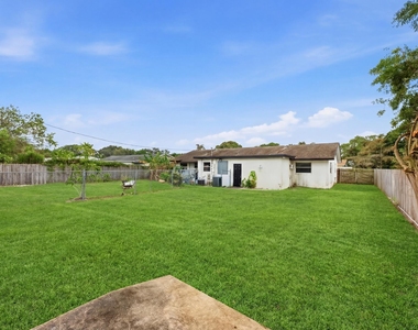 3847 Roan Court E - Photo Thumbnail 23