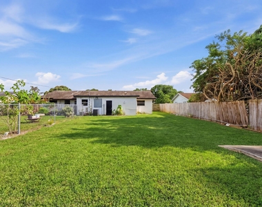 3847 Roan Court E - Photo Thumbnail 24