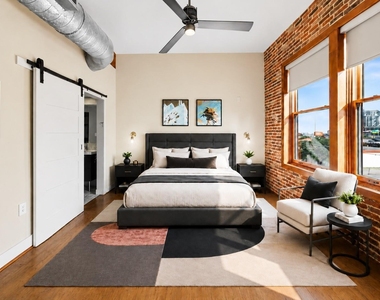 2502 Live Oak Street - Photo Thumbnail 14