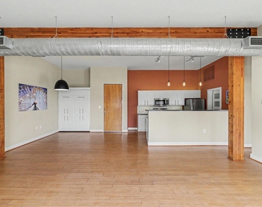 2502 Live Oak Street - Photo Thumbnail 8