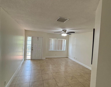 11400 Nw 45th Street - Photo Thumbnail 3