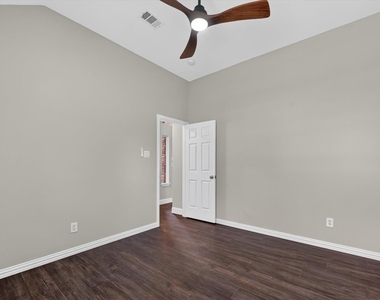 739 Kilbridge Lane - Photo Thumbnail 10