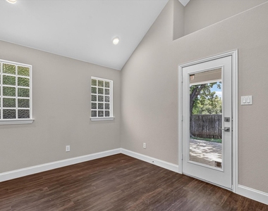 739 Kilbridge Lane - Photo Thumbnail 12