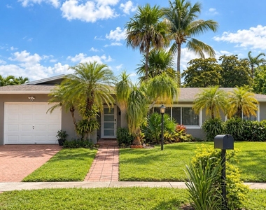 1811 N Hiatus Road - Photo Thumbnail 7