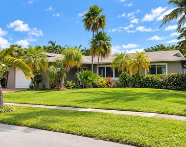 1811 N Hiatus Road - Photo Thumbnail 2