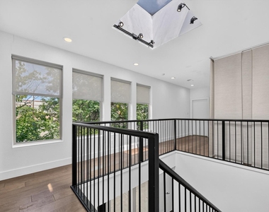 4413 Roseland Avenue - Photo Thumbnail 10
