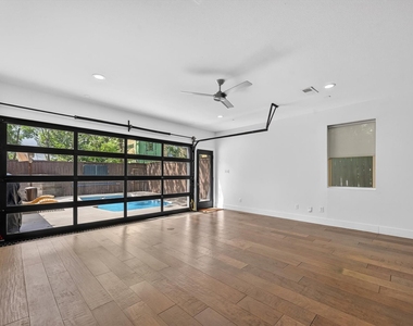 4413 Roseland Avenue - Photo Thumbnail 7