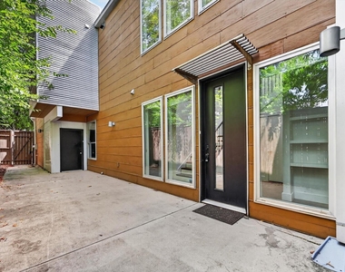 4413 Roseland Avenue - Photo Thumbnail 1