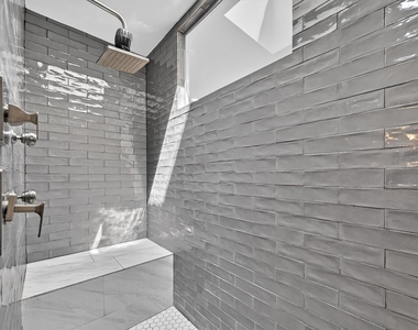 4413 Roseland Avenue - Photo Thumbnail 19