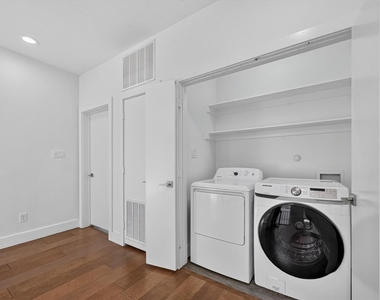4413 Roseland Avenue - Photo Thumbnail 21