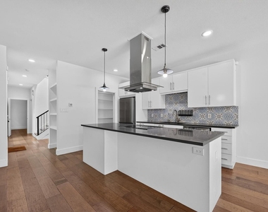 4413 Roseland Avenue - Photo Thumbnail 5