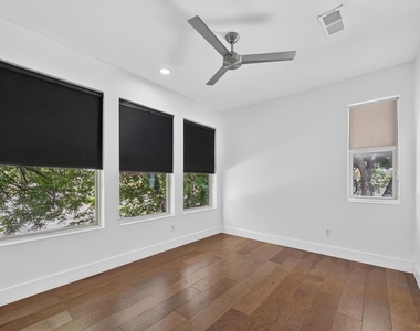 4413 Roseland Avenue - Photo Thumbnail 12