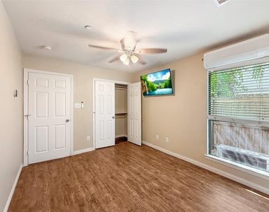 2403 Stutz Drive - Photo Thumbnail 5